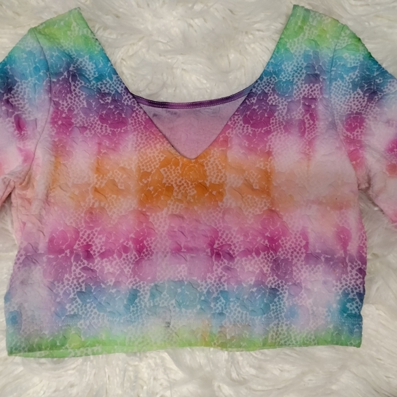 H&M Divided Floral Tie Dye Crop Top - Picture 2 of 3
